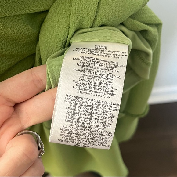 BCBGeneration Off The Shoulder Ruffle Maxi Dress in Butterfly Kiss Green 4 NWT - Picture 10 of 11